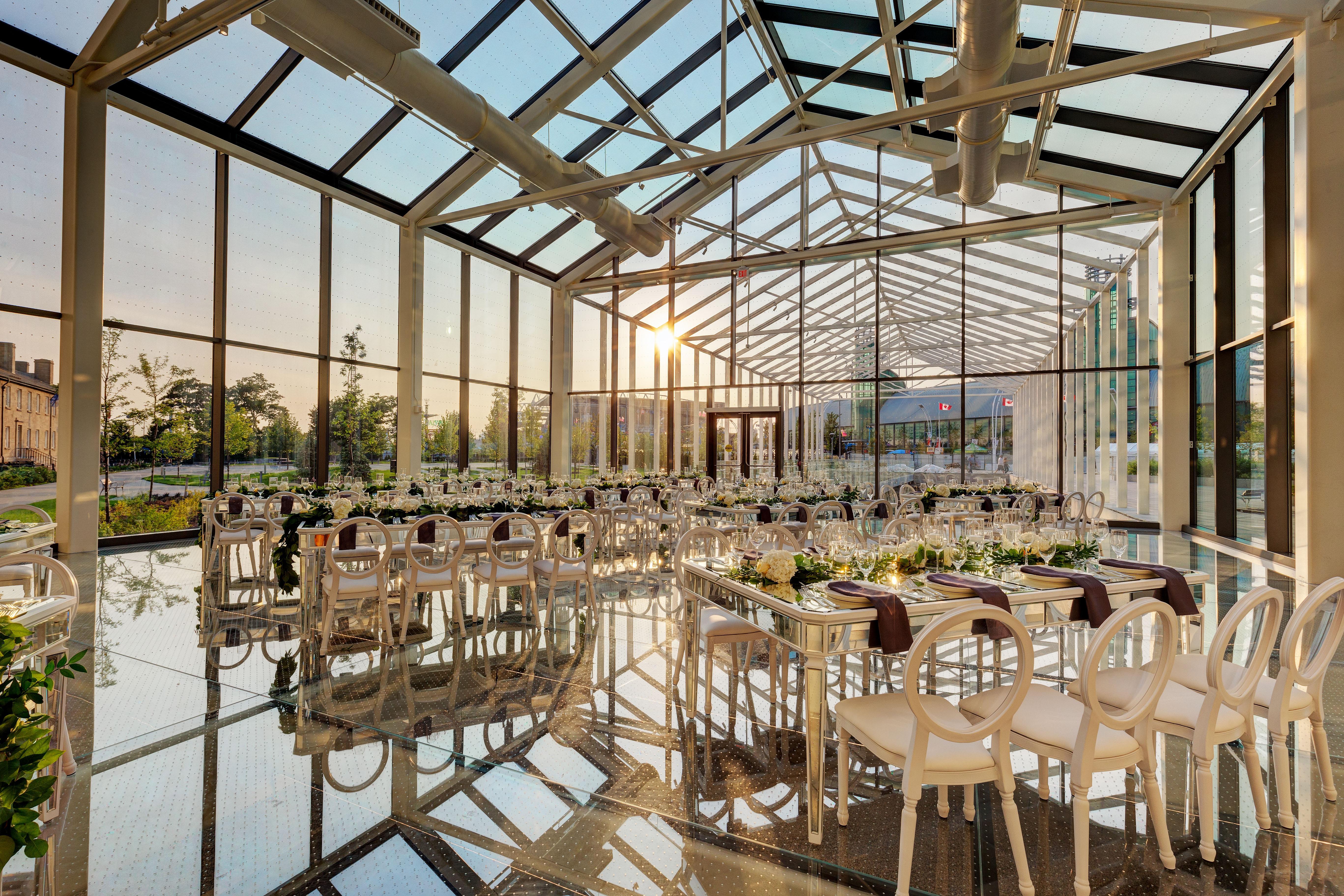 Hotel X Toronto, A Destination By Hyatt Hotel Exterior foto The Glasshouse